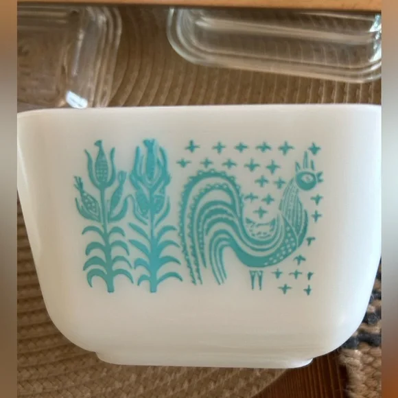 Pyrex set of 3 Butterprint Amish Turquoise Fridgies with lids - Picture 8 of 12